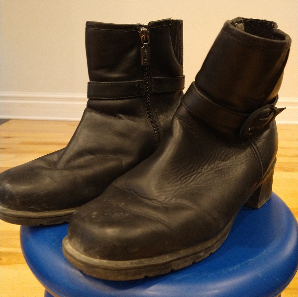 7.5 Blondo boots booties